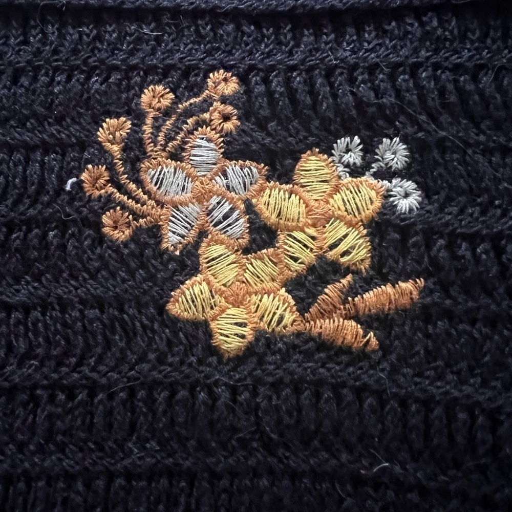 Elegant Black and Yellow Embroidered Tank Top- XS-S - Picture 5 of 6